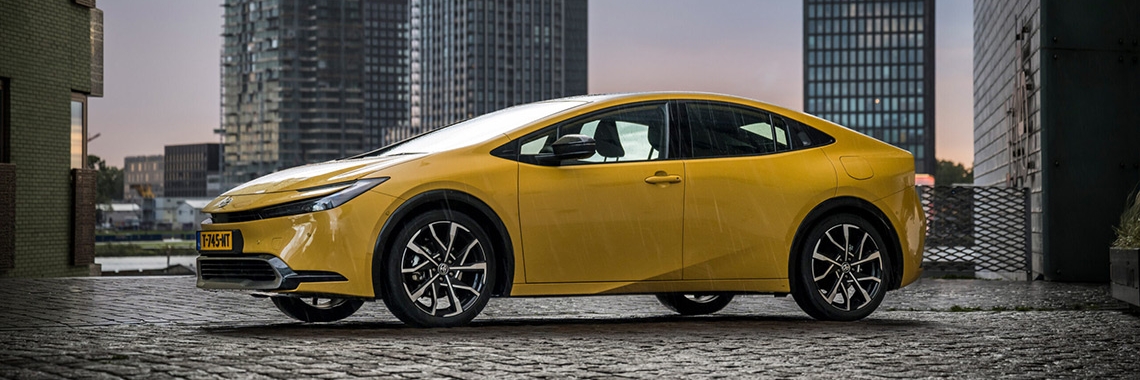 HEADER_Toyota-Prius-header-dlrsts